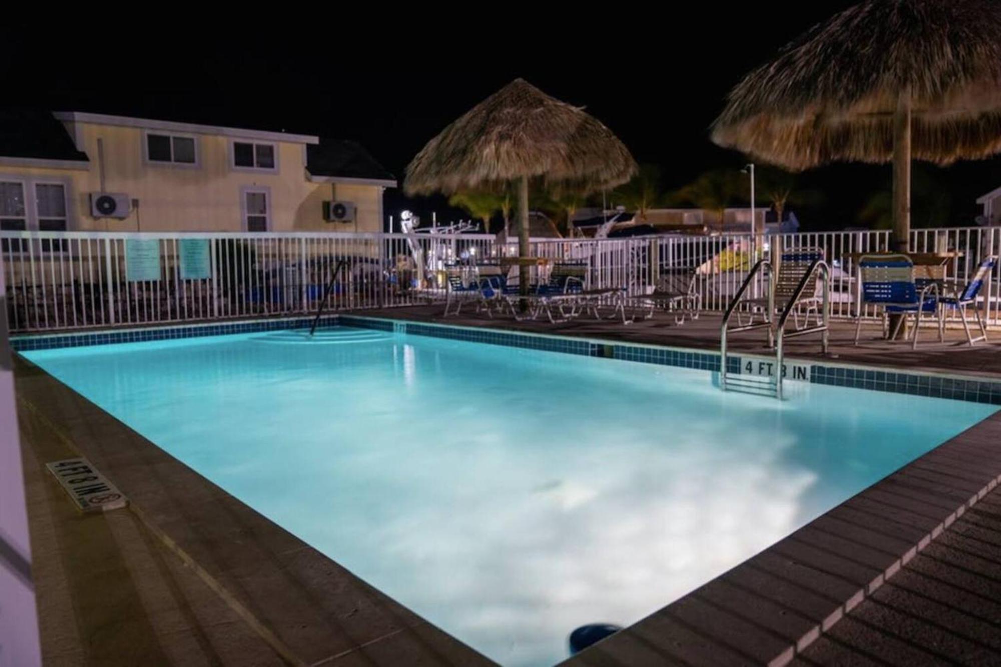 Waterfront Studio 2, Couples Oasis, Kayaks, Pool Jewfish Eksteriør billede